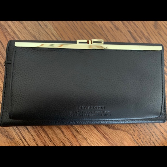 *SOLD * Button Organizer Wallet - Picture 9 of 9